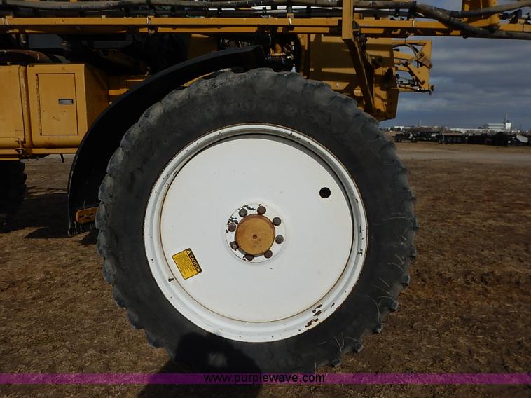 image for item I5228 1999 Ag-Chem RoGator 854 self-propelled sprayer