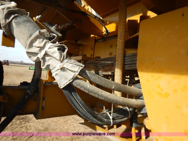 image for item I5228 1999 Ag-Chem RoGator 854 self-propelled sprayer