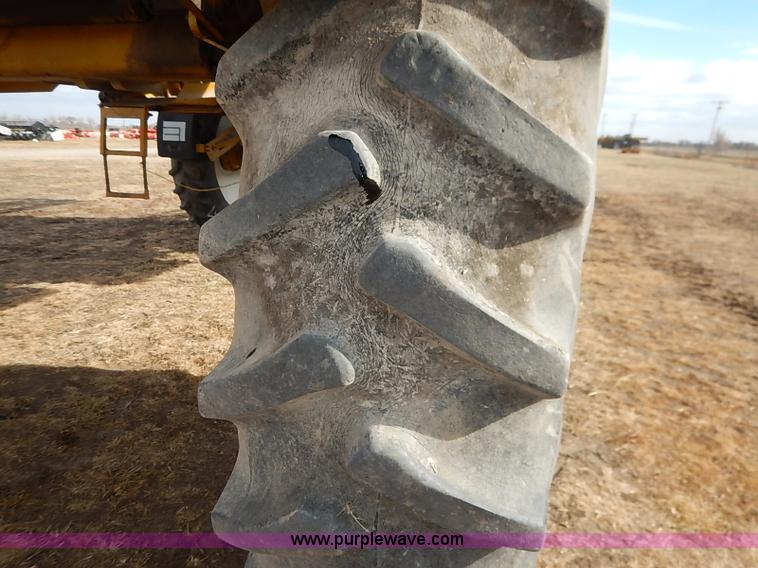 image for item I5228 1999 Ag-Chem RoGator 854 self-propelled sprayer