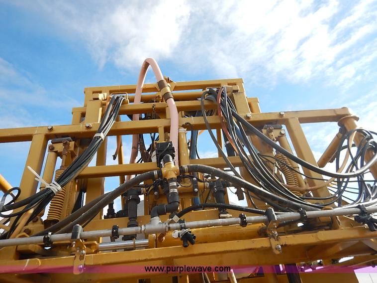 image for item I5228 1999 Ag-Chem RoGator 854 self-propelled sprayer