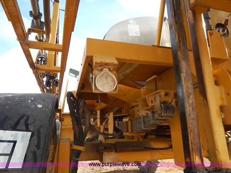 image for item I5228 1999 Ag-Chem RoGator 854 self-propelled sprayer