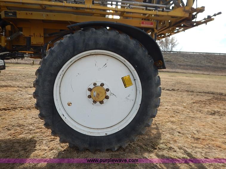 image for item I5228 1999 Ag-Chem RoGator 854 self-propelled sprayer