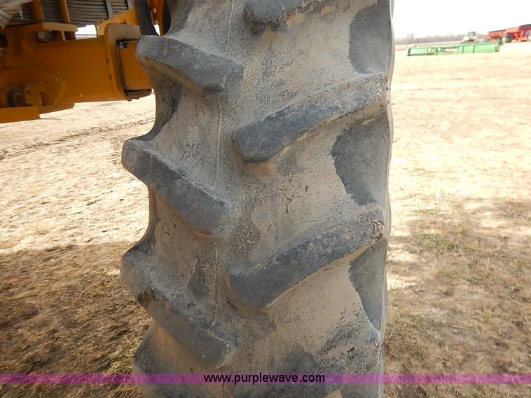 image for item I5228 1999 Ag-Chem RoGator 854 self-propelled sprayer