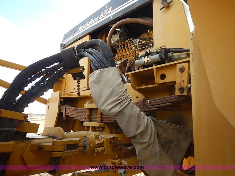 image for item I5228 1999 Ag-Chem RoGator 854 self-propelled sprayer