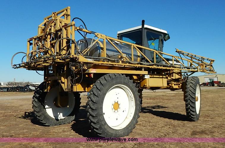 image for item I5229 1995 Ag-Chem RoGator 844 self-propelled sprayer