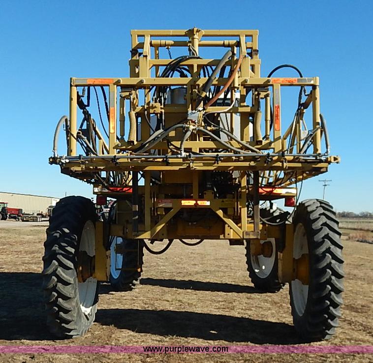 image for item I5229 1995 Ag-Chem RoGator 844 self-propelled sprayer