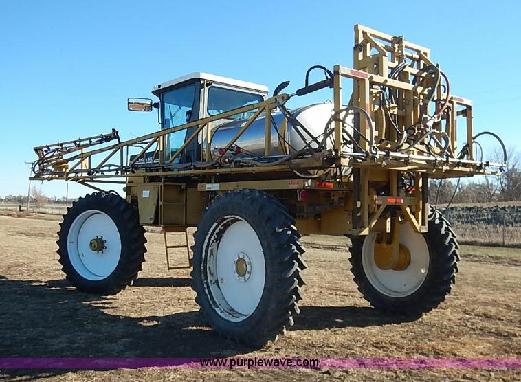 image for item I5229 1995 Ag-Chem RoGator 844 self-propelled sprayer