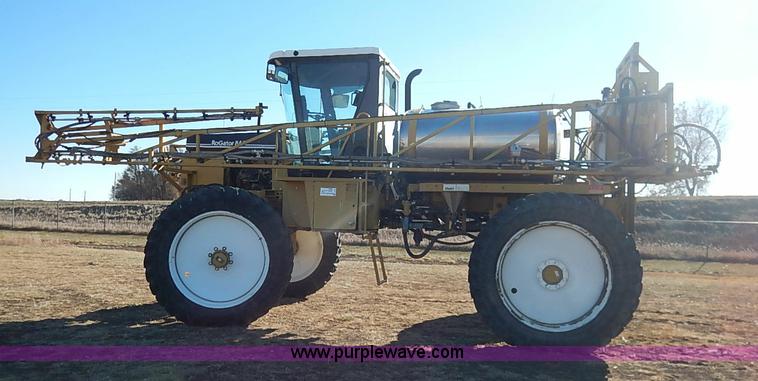 image for item I5229 1995 Ag-Chem RoGator 844 self-propelled sprayer