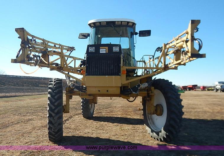 image for item I5229 1995 Ag-Chem RoGator 844 self-propelled sprayer
