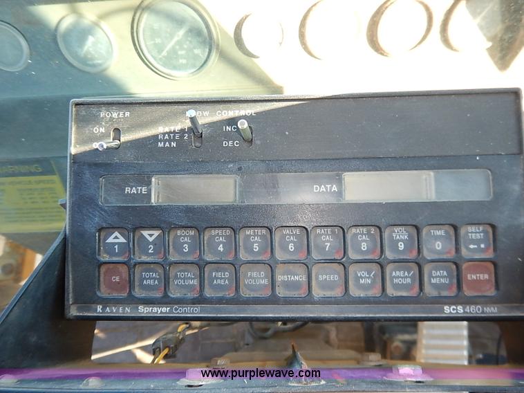 image for item I5229 1995 Ag-Chem RoGator 844 self-propelled sprayer