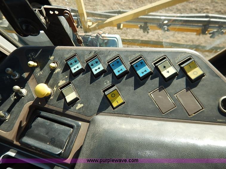 image for item I5229 1995 Ag-Chem RoGator 844 self-propelled sprayer