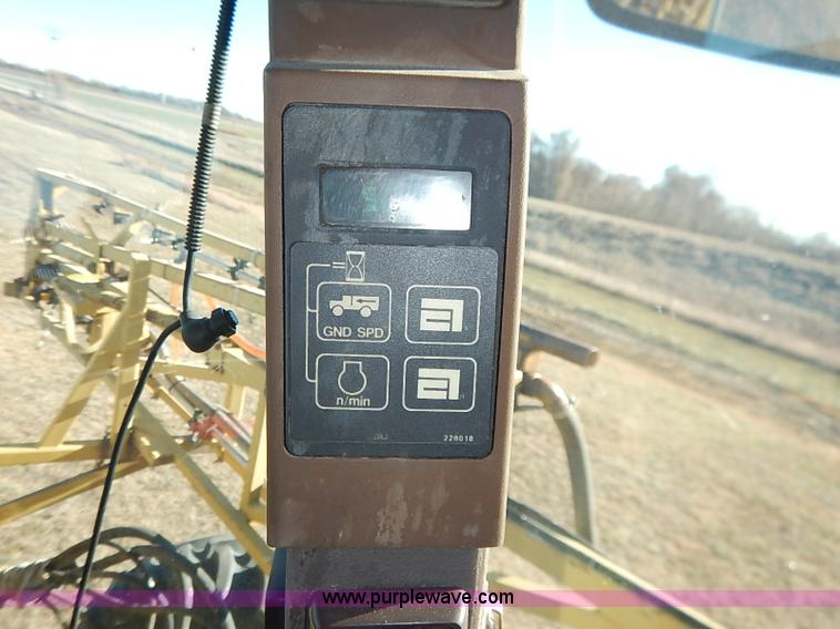 image for item I5229 1995 Ag-Chem RoGator 844 self-propelled sprayer