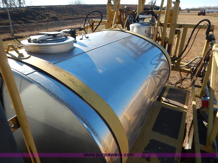 image for item I5229 1995 Ag-Chem RoGator 844 self-propelled sprayer