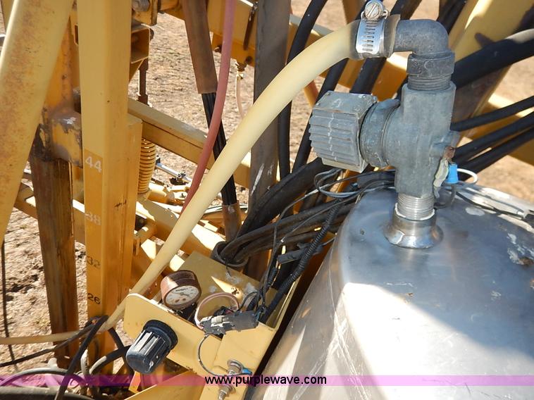 image for item I5229 1995 Ag-Chem RoGator 844 self-propelled sprayer