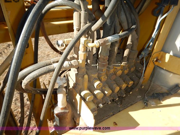 image for item I5229 1995 Ag-Chem RoGator 844 self-propelled sprayer