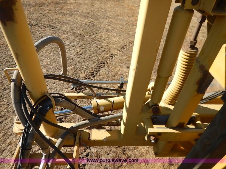 image for item I5229 1995 Ag-Chem RoGator 844 self-propelled sprayer