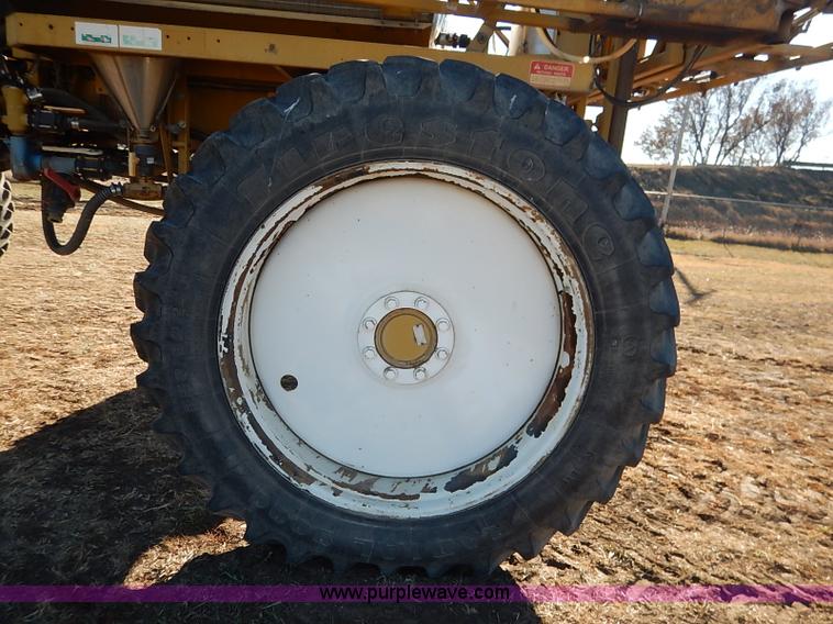 image for item I5229 1995 Ag-Chem RoGator 844 self-propelled sprayer