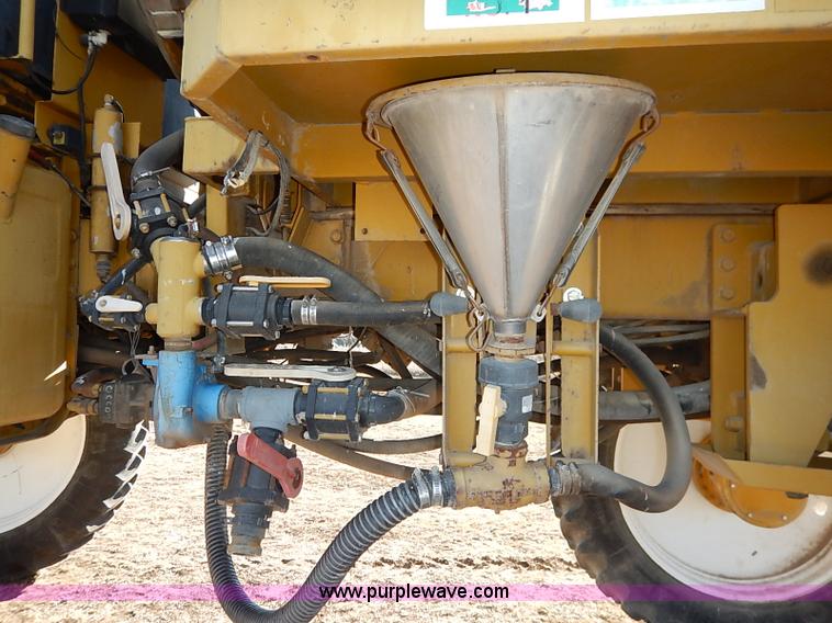 image for item I5229 1995 Ag-Chem RoGator 844 self-propelled sprayer