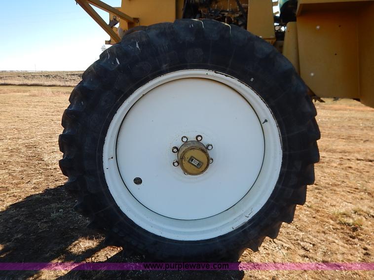 image for item I5229 1995 Ag-Chem RoGator 844 self-propelled sprayer