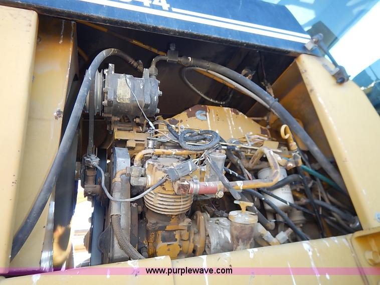 image for item I5229 1995 Ag-Chem RoGator 844 self-propelled sprayer