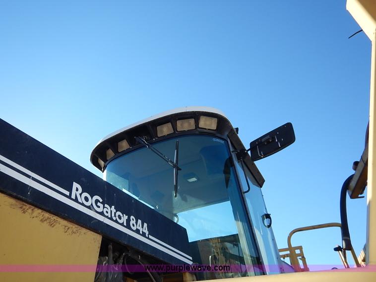 image for item I5229 1995 Ag-Chem RoGator 844 self-propelled sprayer