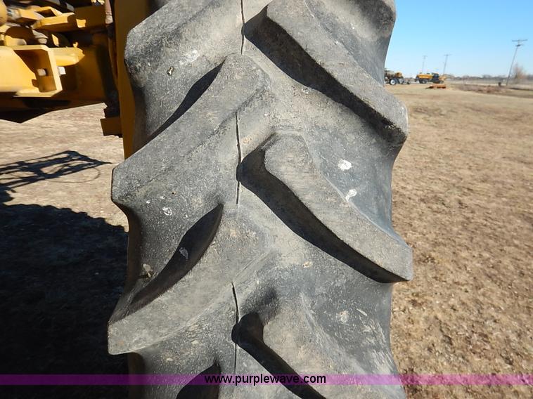 image for item I5229 1995 Ag-Chem RoGator 844 self-propelled sprayer