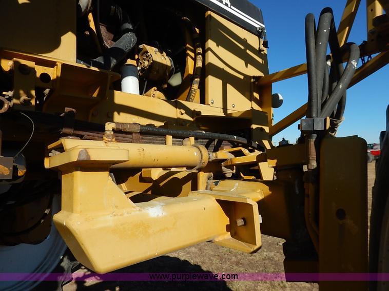 image for item I5229 1995 Ag-Chem RoGator 844 self-propelled sprayer