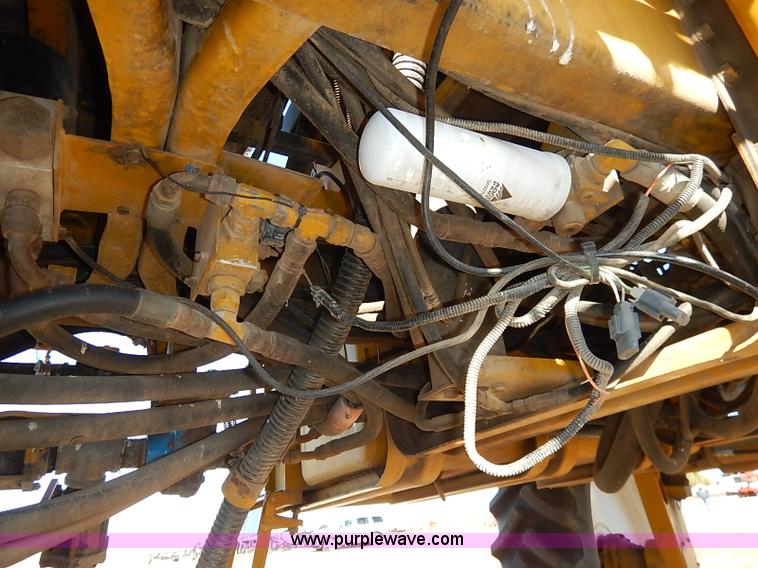 image for item I5229 1995 Ag-Chem RoGator 844 self-propelled sprayer