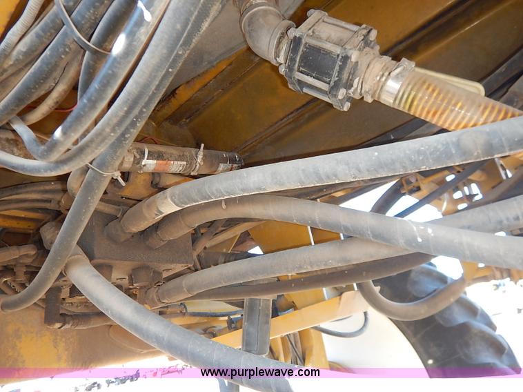 image for item I5229 1995 Ag-Chem RoGator 844 self-propelled sprayer