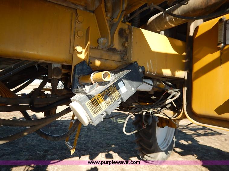 image for item I5229 1995 Ag-Chem RoGator 844 self-propelled sprayer