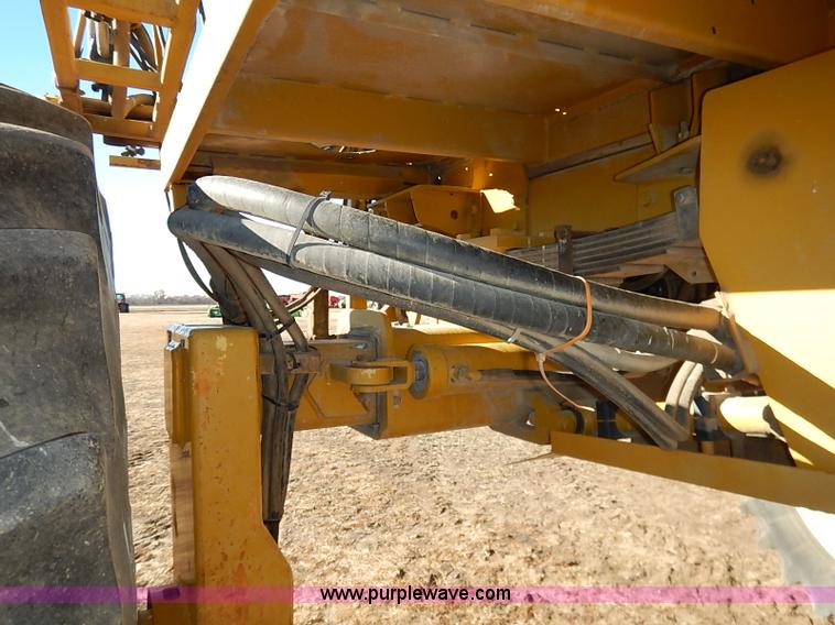 image for item I5229 1995 Ag-Chem RoGator 844 self-propelled sprayer