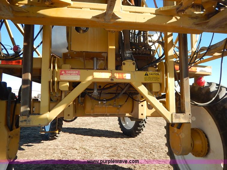 image for item I5229 1995 Ag-Chem RoGator 844 self-propelled sprayer