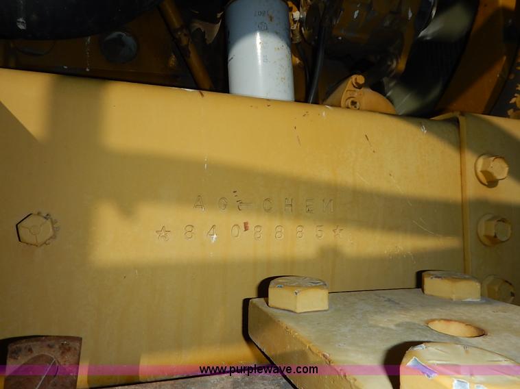 image for item I5229 1995 Ag-Chem RoGator 844 self-propelled sprayer