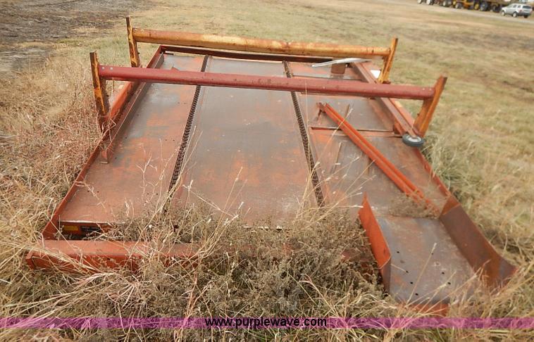 image for item I5236 Farm Hand F1000 bale accumulator