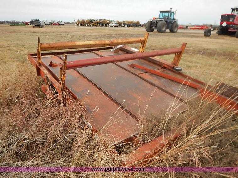 image for item I5236 Farm Hand F1000 bale accumulator