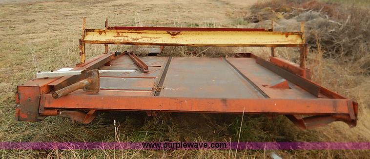 image for item I5236 Farm Hand F1000 bale accumulator