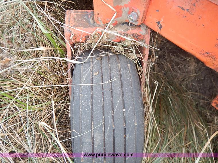 image for item I5236 Farm Hand F1000 bale accumulator