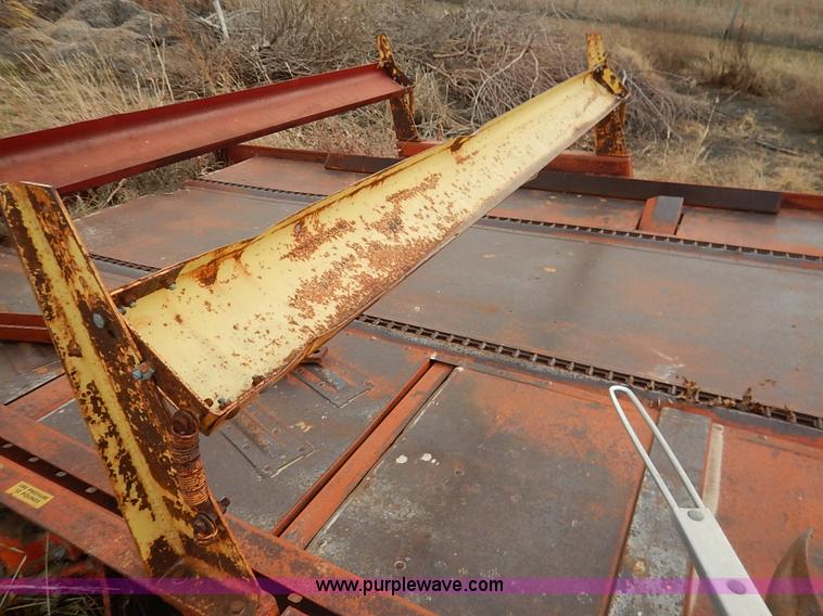 image for item I5236 Farm Hand F1000 bale accumulator