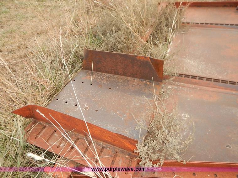 image for item I5236 Farm Hand F1000 bale accumulator