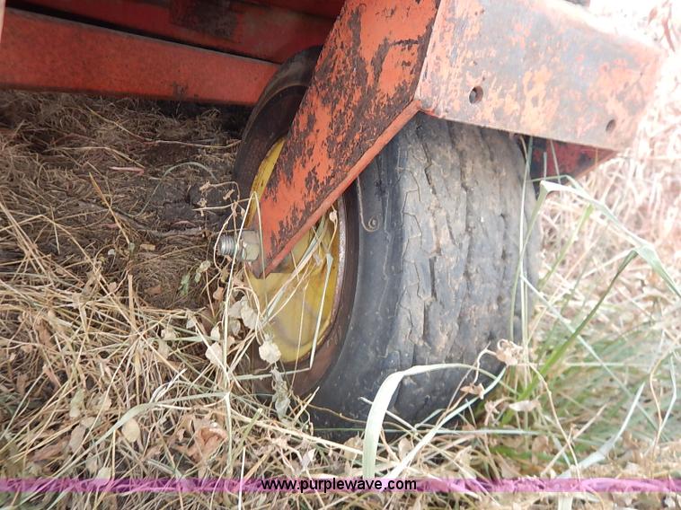 image for item I5236 Farm Hand F1000 bale accumulator