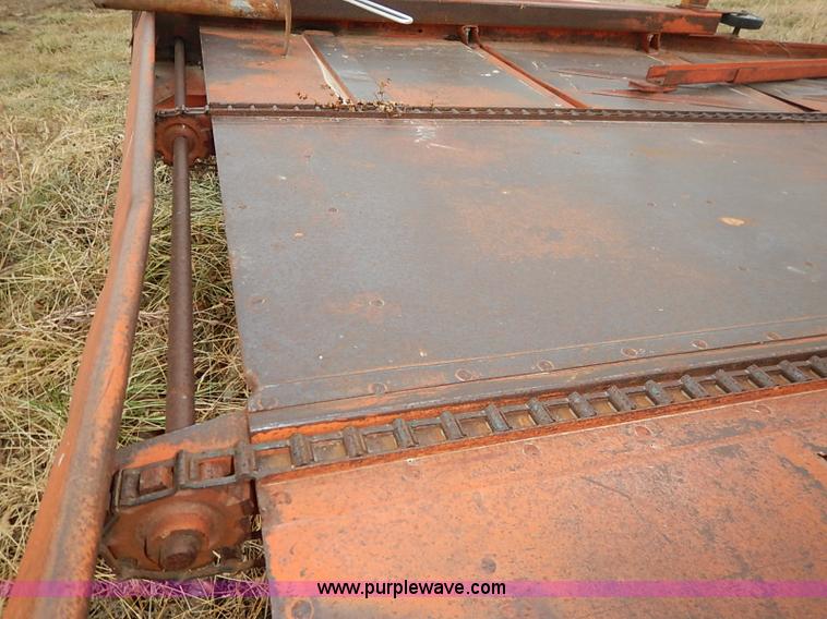 image for item I5236 Farm Hand F1000 bale accumulator