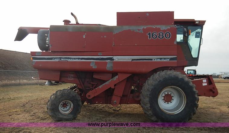 image for item I5237 1988 Case IH 1680 Axial-Flow combine