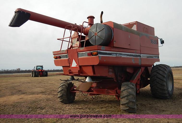 image for item I5237 1988 Case IH 1680 Axial-Flow combine
