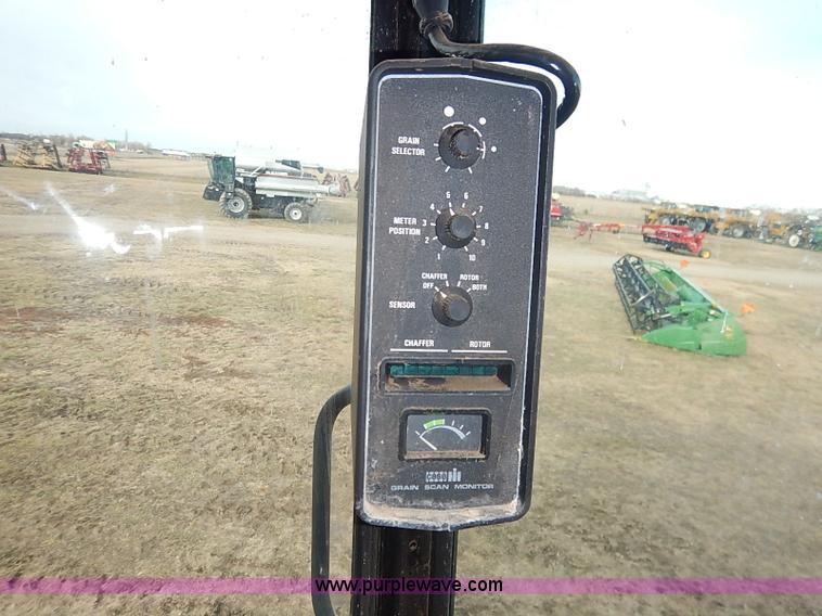 image for item I5237 1988 Case IH 1680 Axial-Flow combine