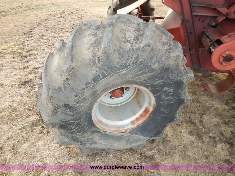 image for item I5237 1988 Case IH 1680 Axial-Flow combine