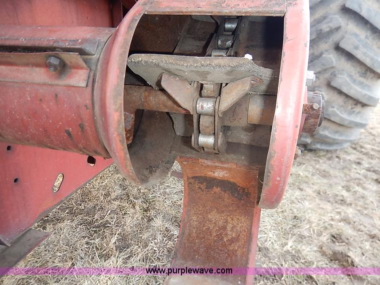 image for item I5237 1988 Case IH 1680 Axial-Flow combine