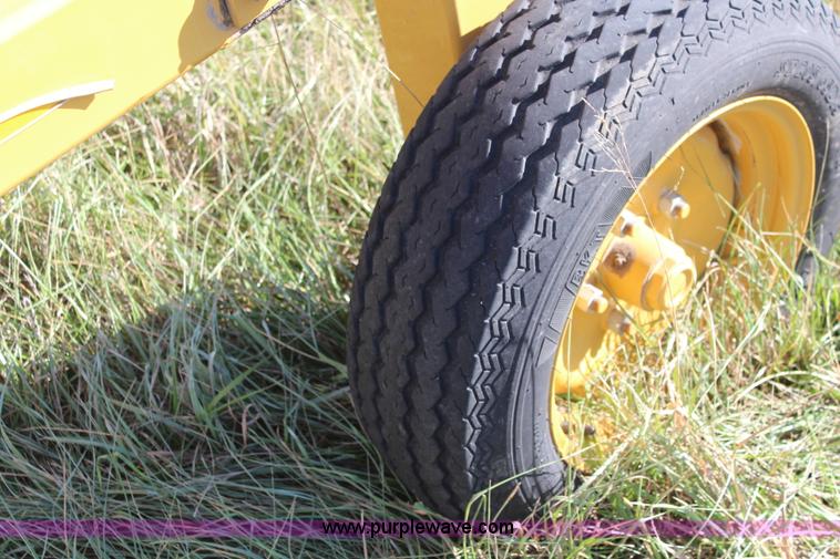 image for item I5938 2009 Vermeer WRX wheel rake