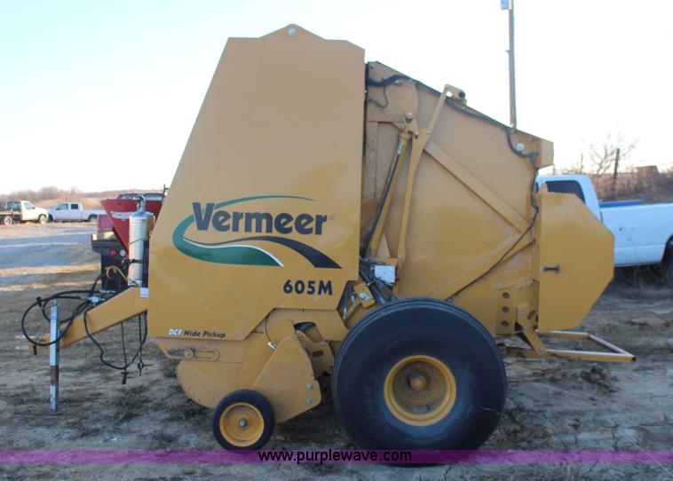 image for item I5943 2008 Vermeer 605M round baler