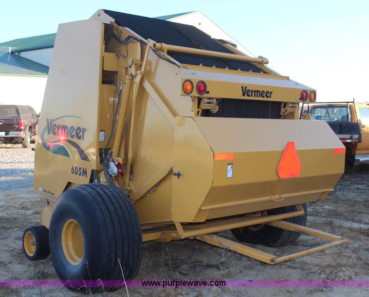 image for item I5943 2008 Vermeer 605M round baler