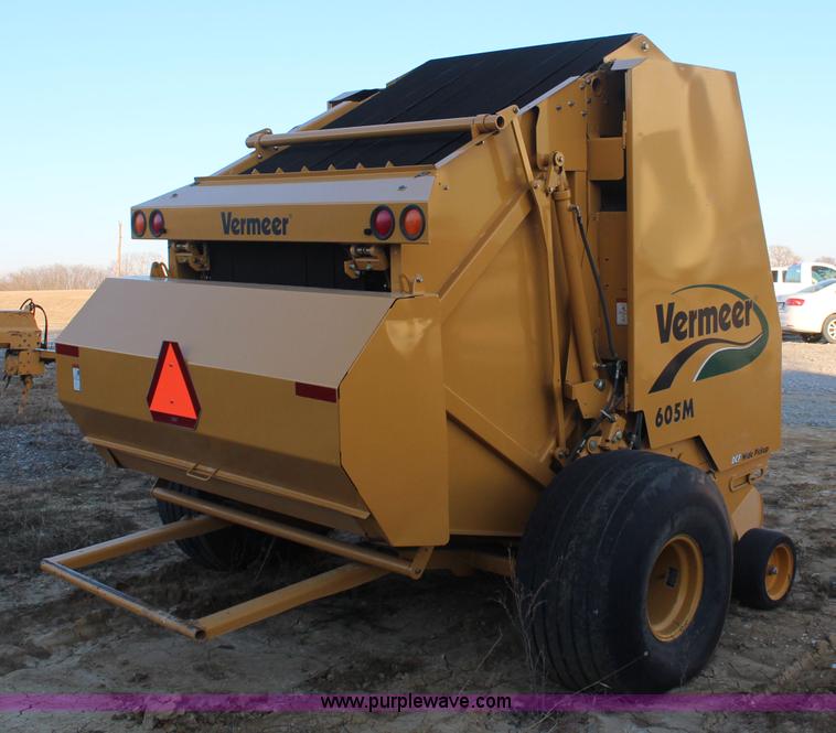 image for item I5943 2008 Vermeer 605M round baler